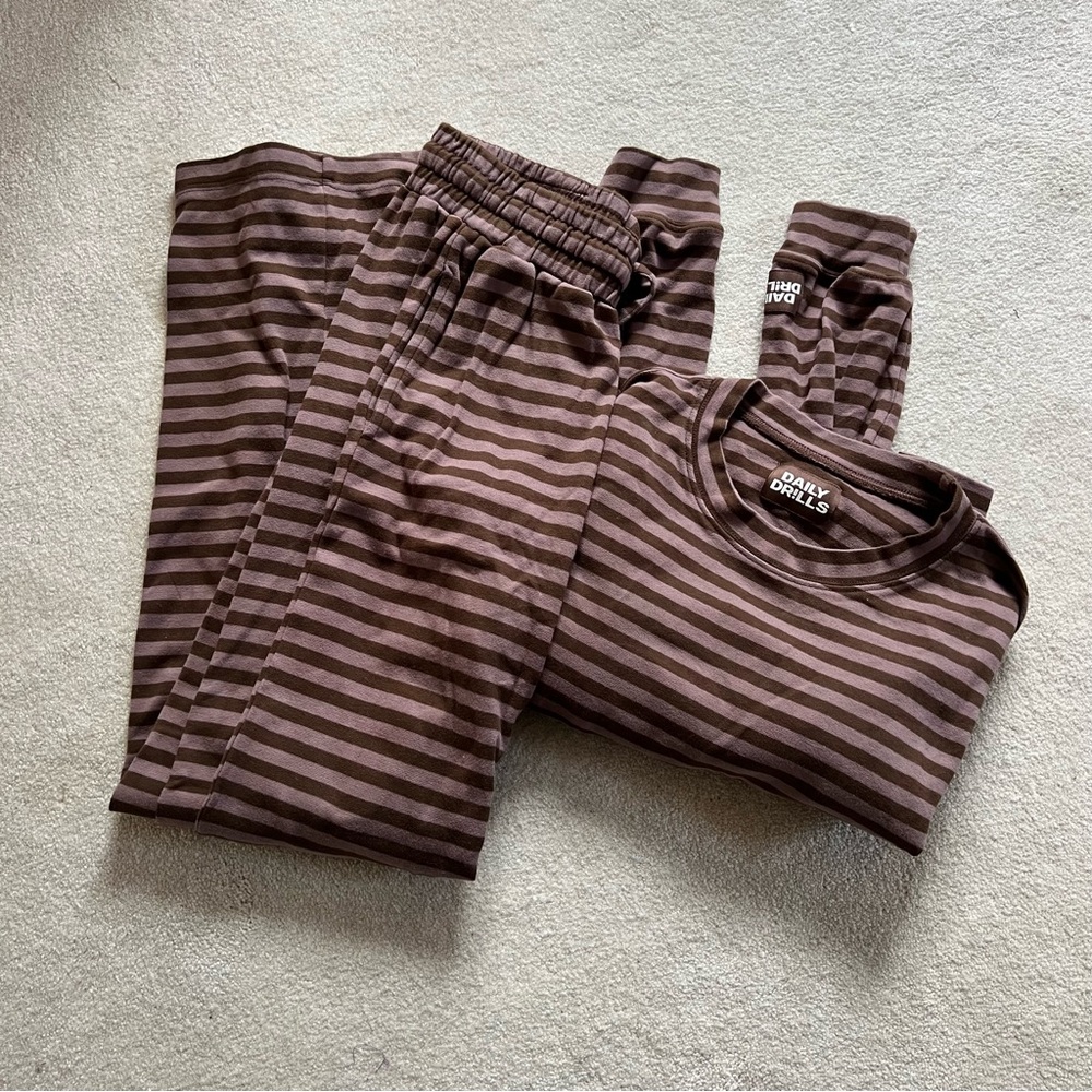 Daily Drills Chocolate Striped Set